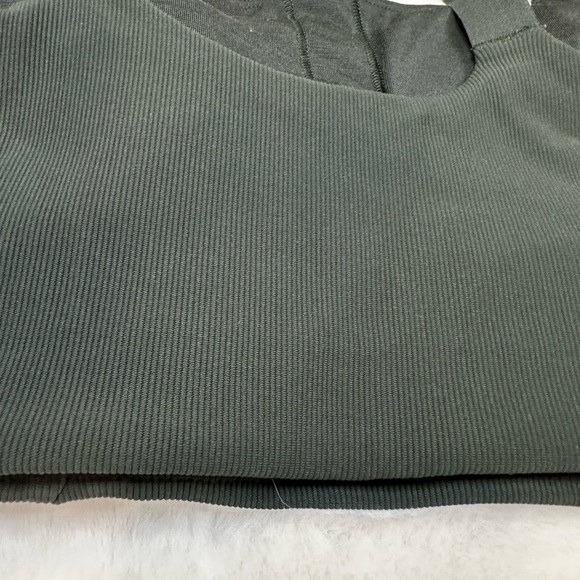 Lululemon Women's green Sports Bra - Picture 5 of 7